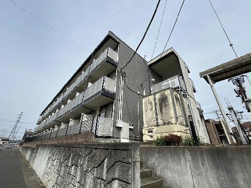 13/18 エントランス