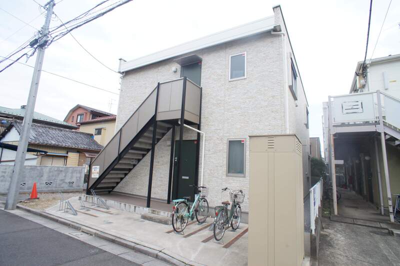 16/16 エントランス