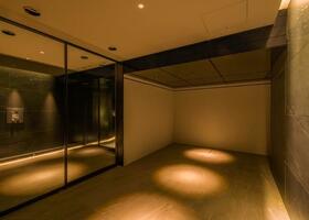 16/16 エントランス