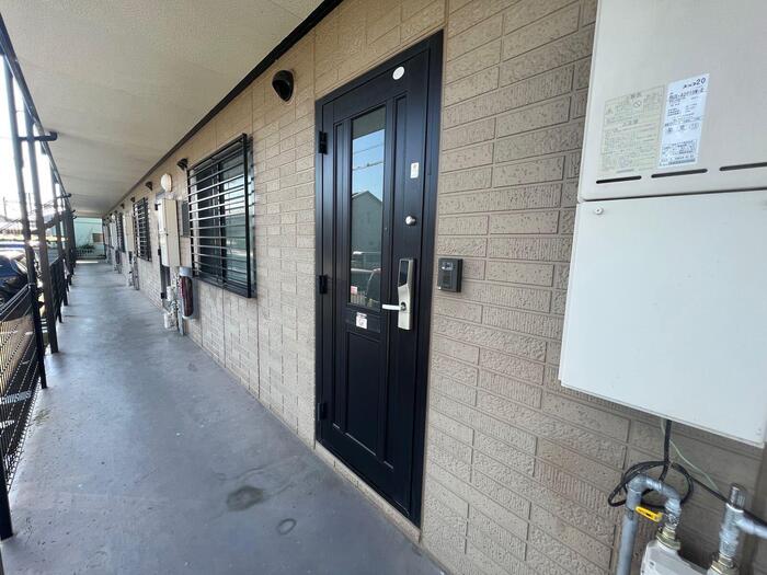 13/18 エントランス