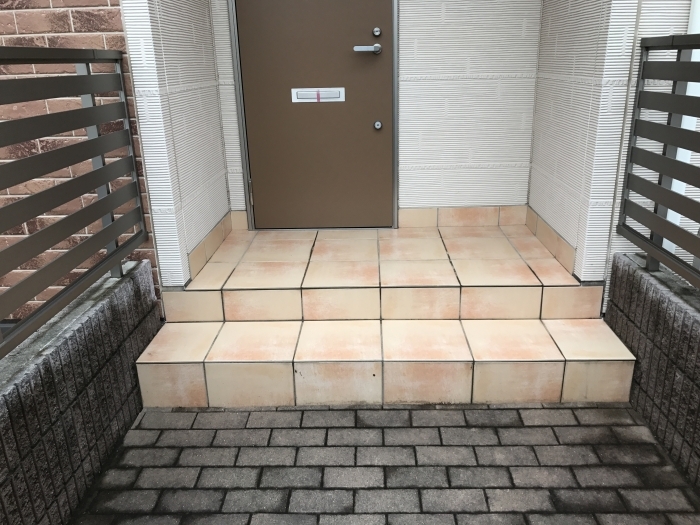 19/23 エントランス