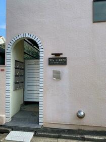 16/16 エントランス