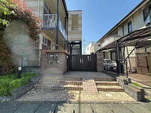 13/14 エントランス