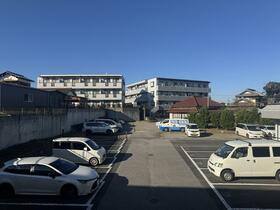 17/17 駐車場