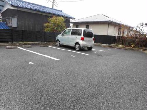 14/14 駐車場