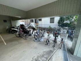16/20 駐車場