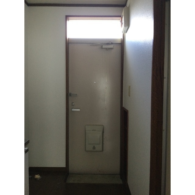 15/23 エントランス