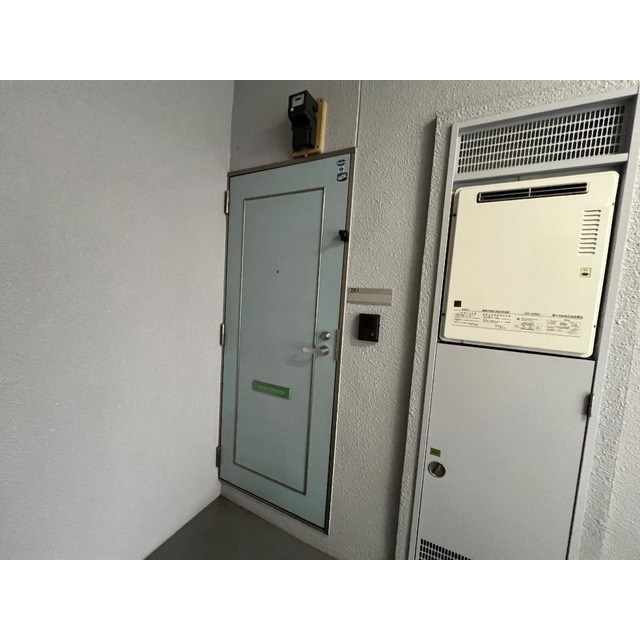 2/2 エントランス