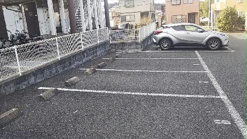14/14 駐車場