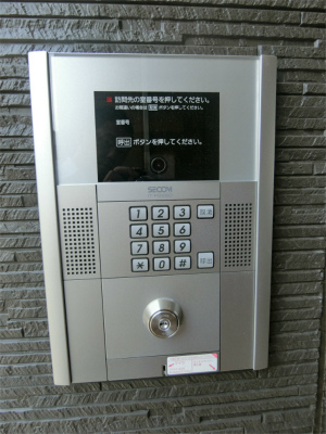 24/26 エントランス