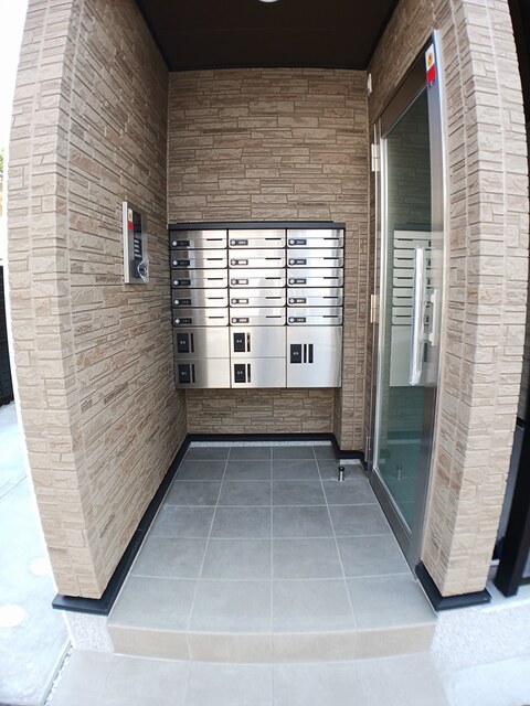 14/20 エントランス