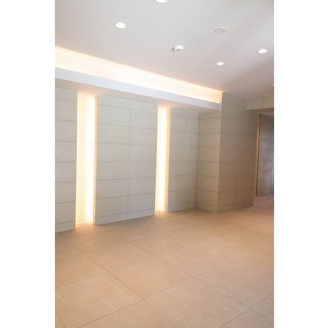 18/23 エントランス