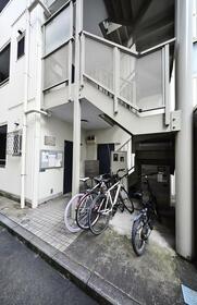 16/16 エントランス