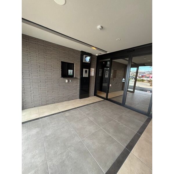 20/27 エントランス