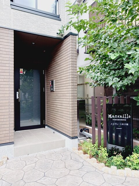 14/20 エントランス