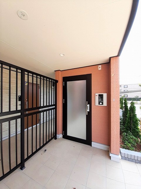 14/20 エントランス