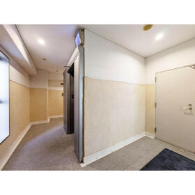 16/16 エントランス