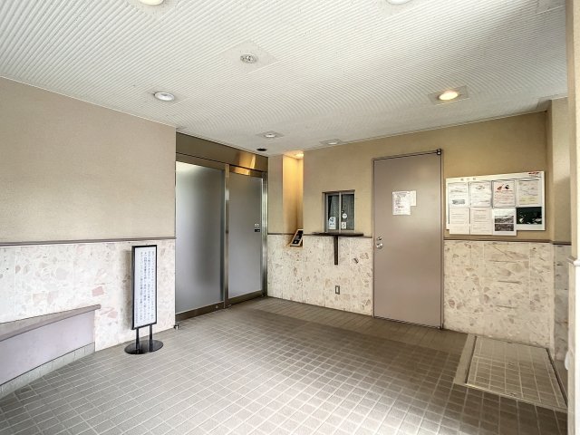 15/16 エントランス