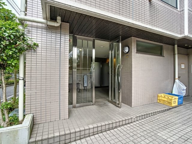 14/16 エントランス