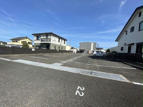 14/14 駐車場