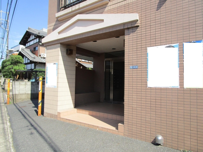 5/5 エントランス