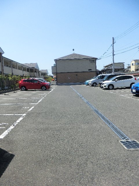 22/28 駐車場