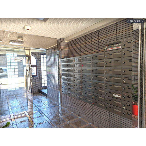 18/27 エントランス