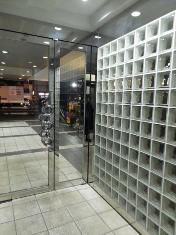 17/19 エントランス