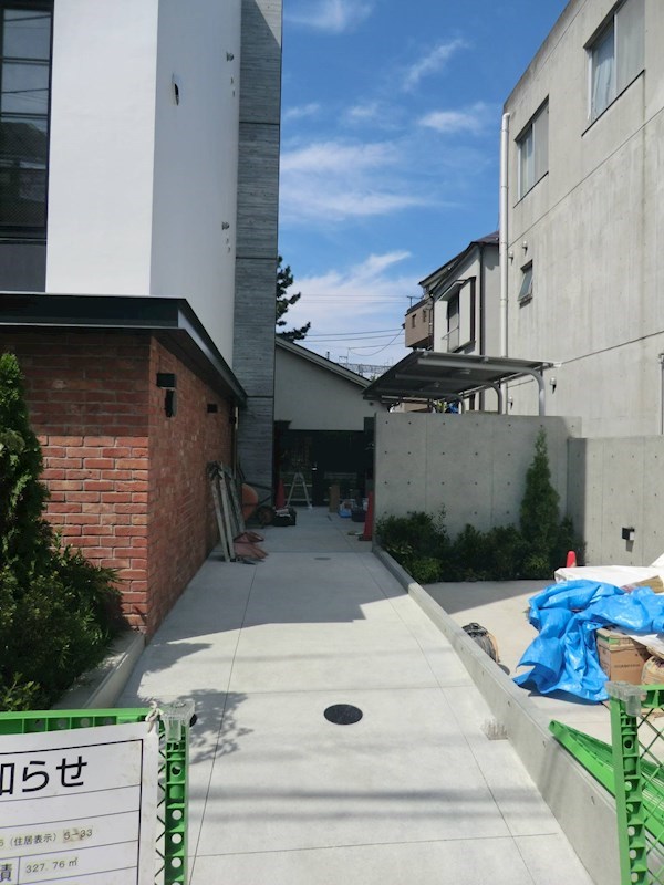 16/22 エントランス