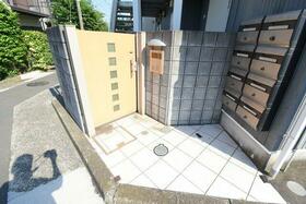 16/16 エントランス