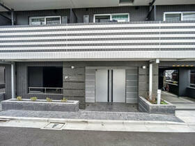 16/16 エントランス