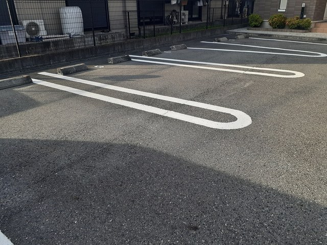 13/19 駐車場