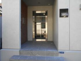 15/16 エントランス