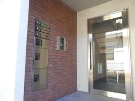 16/16 エントランス