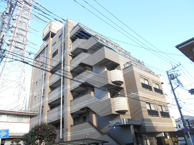 21/30 エントランス