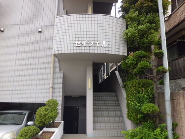 20/30 エントランス