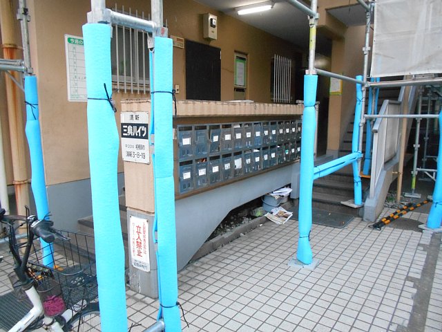 21/30 エントランス