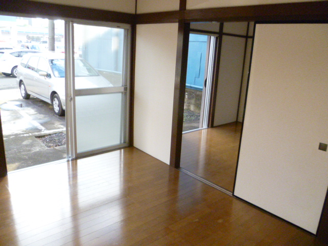 26/30 エントランス