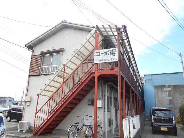 21/26 エントランス