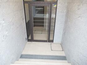 16/16 エントランス