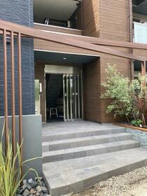 15/15 エントランス