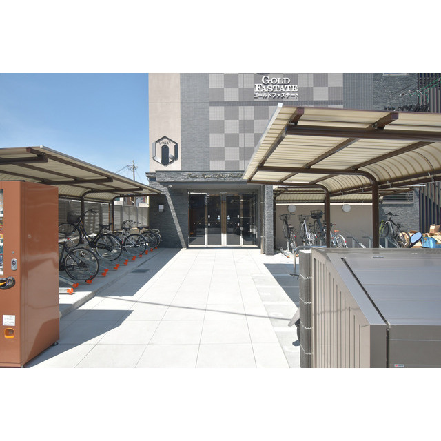 26/29 エントランス