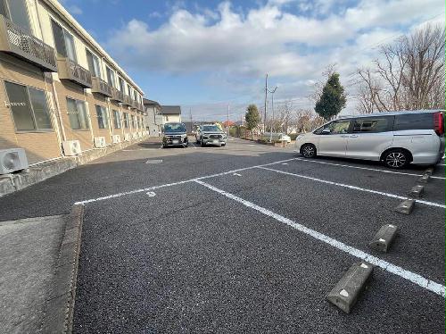 13/14 駐車場