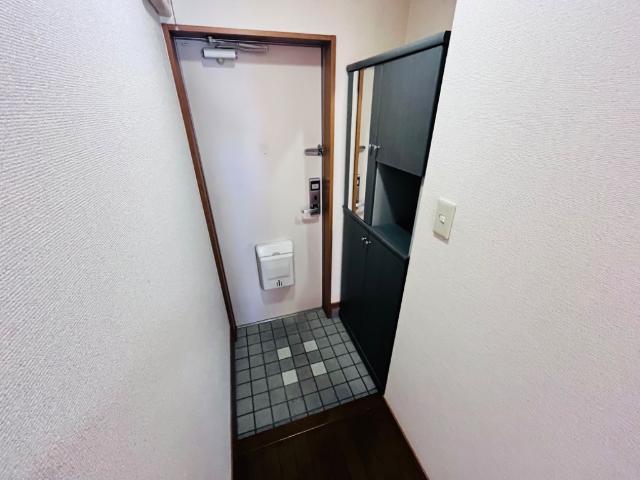 13/28 玄関