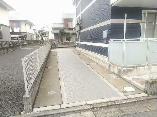 13/23 エントランス