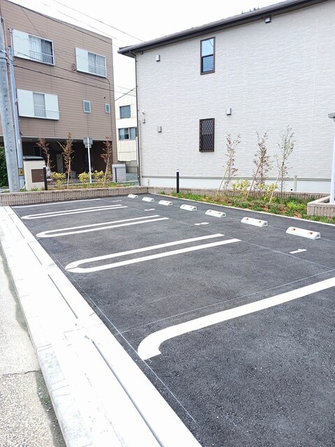 14/20 駐車場