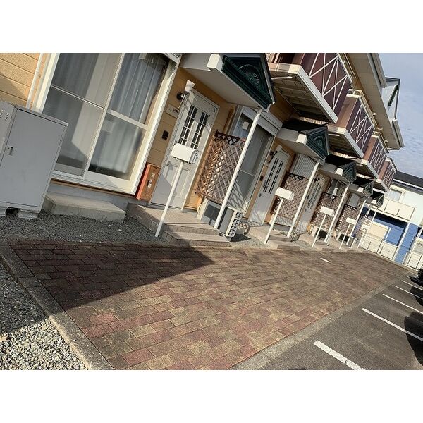 13/14 エントランス