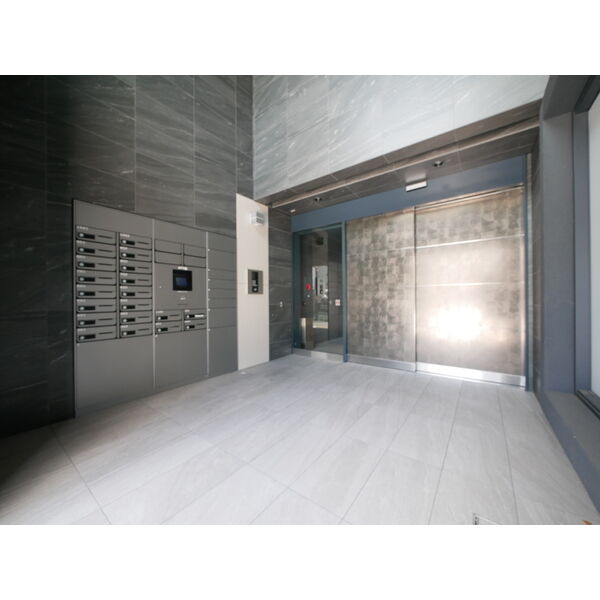 13/16 エントランス