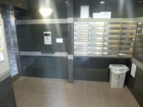 16/16 エントランス