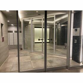 13/14 エントランス